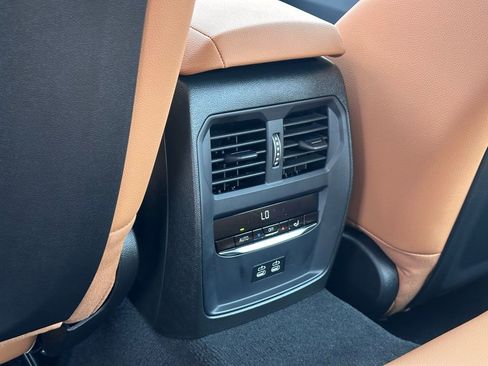 New 2026 BMW 330i xDrive Sedan w/ Convenience Package image 21