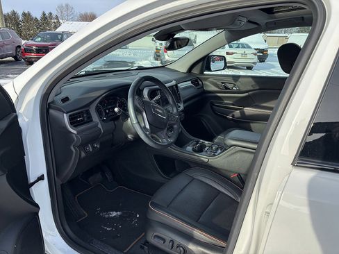 Used 2023 GMC Acadia AT4 w/ Preferred Package image 5