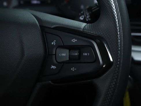 Used 2024 Chevrolet Trax LS w/ LS Convenience Package FWD image 23