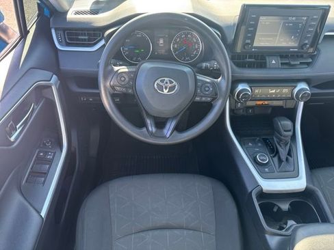 Used 2021 Toyota RAV4 XLE image 16