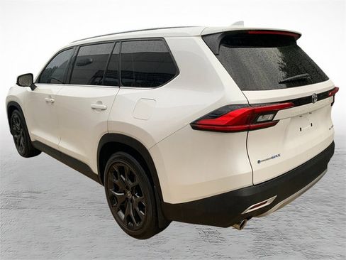 Used 2024 Toyota Grand Highlander AWD Hybrid image 4