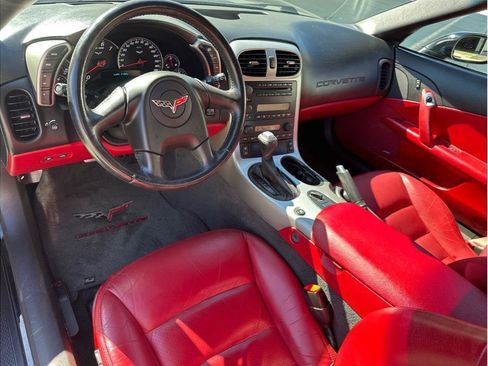 Used 2005 Chevrolet Corvette Coupe w/ Preferred Equipment Group RWD image 15