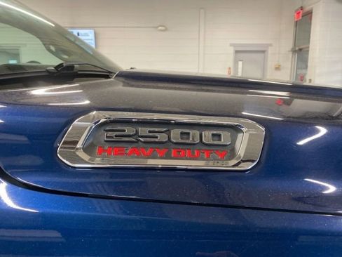 Used 2019 RAM 2500 Laramie AWD/4WD image 5