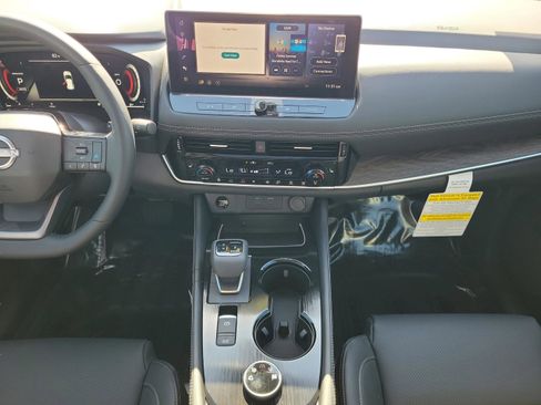 New 2026 Nissan Rogue Platinum image 13