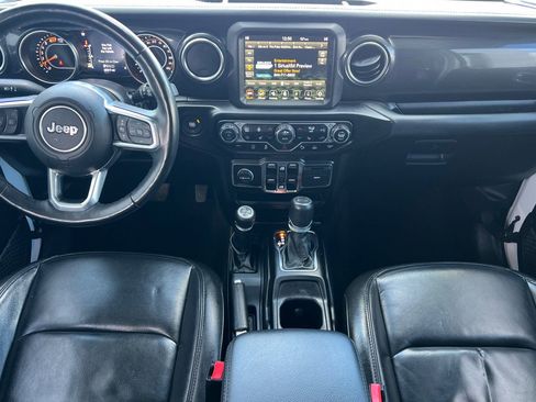 Used 2022 Jeep Wrangler Unlimited Sahara image 10