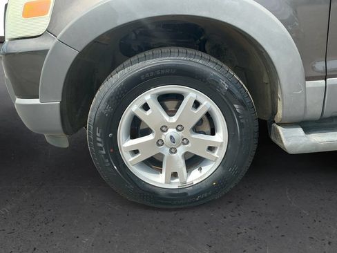 Used 2006 Ford Explorer XLT RWD image 13