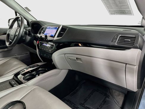 Used 2018 Honda Pilot Touring image 33