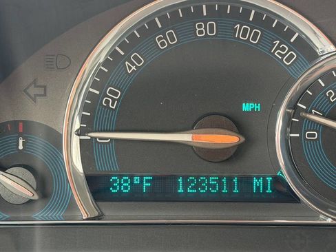 Used 2010 Chevrolet HHR LT image 29