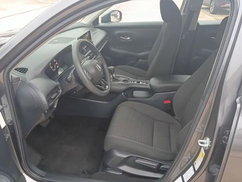 Used 2025 Honda HR-V LX image 4