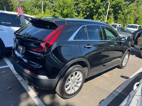 Used 2023 Cadillac XT4 Luxury w/ Cold Weather Package AWD/4WD image 3