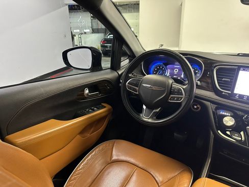 Used 2022 Chrysler Pacifica Pinnacle image 43