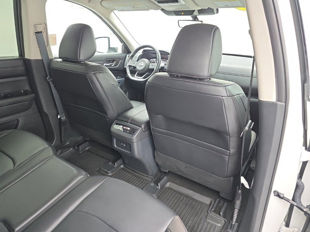 Used 2024 Nissan Pathfinder SL w/ Lighting Package (N92) AWD/4WD image 43