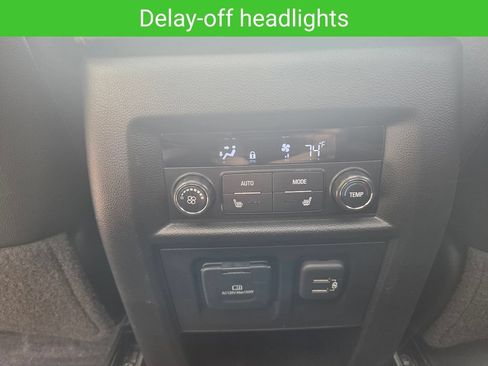 Used 2019 Chevrolet Traverse Premier w/ Redline Edition AWD/4WD image 30