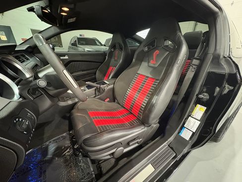 Used 2013 Ford Mustang Shelby GT500 RWD image 9