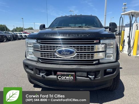 Used 2017 Ford F350 Platinum w/ Platinum Ultimate Package AWD/4WD image 3