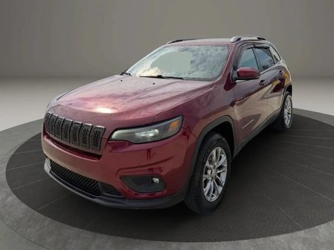 Used 2019 Jeep Cherokee Latitude Plus w/ Cold Weather Group AWD/4WD image 3
