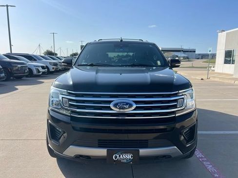 Used 2018 Ford Expedition XLT w/ Equipment Group 202A AWD/4WD image 2