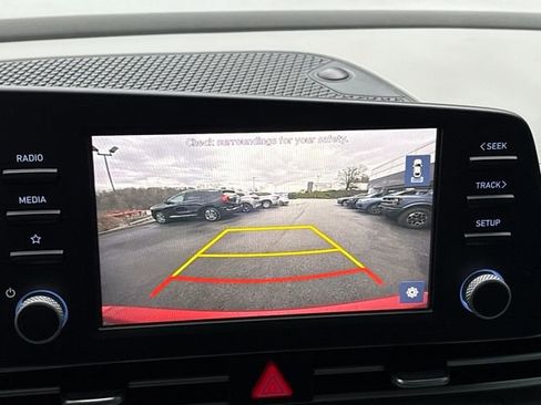 Used 2021 Hyundai Elantra SEL image 14