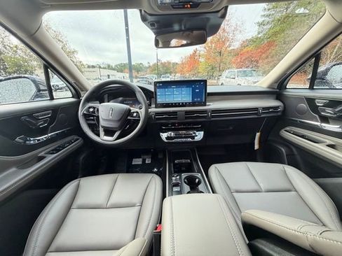 New 2026 Lincoln Corsair Premiere image 11