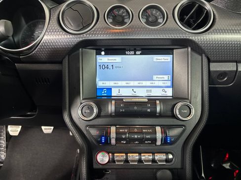 Used 2019 Ford Mustang GT Premium w/ GT Performance Package RWD image 16