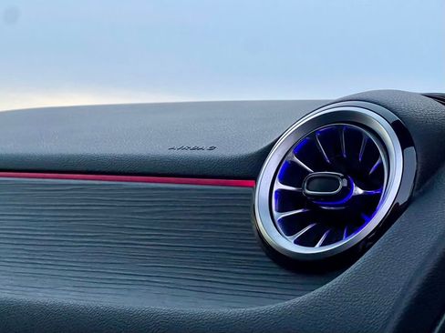 Certified 2023 Mercedes-Benz GLA 250 4MATIC image 19