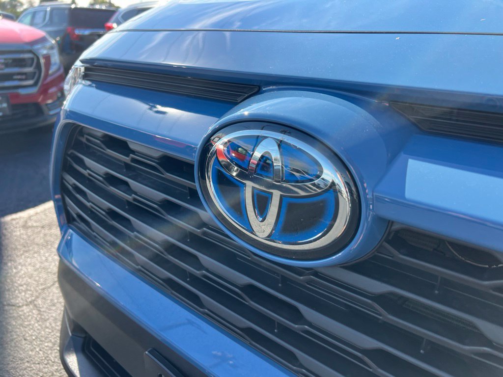 Used 2023 Toyota RAV4 AWD Hybrid image 29