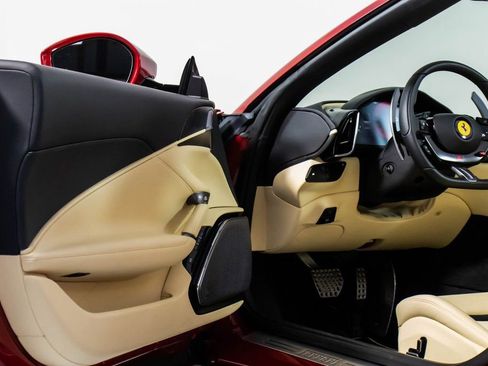 Certified 2024 Ferrari Roma Spider image 34