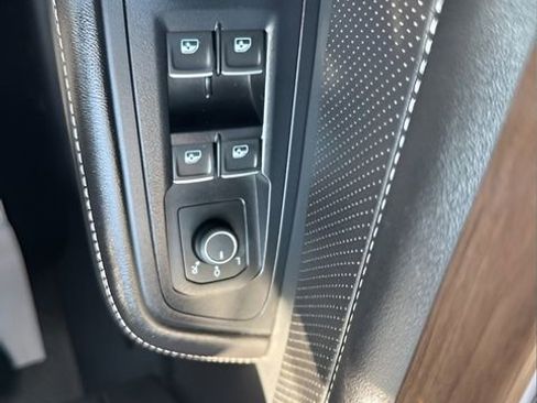 Used 2024 Volkswagen Atlas SE image 15