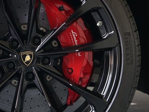 Used 2019 Lamborghini Urus image 36