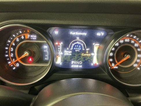 Used 2021 Jeep Wrangler Unlimited Sahara image 10