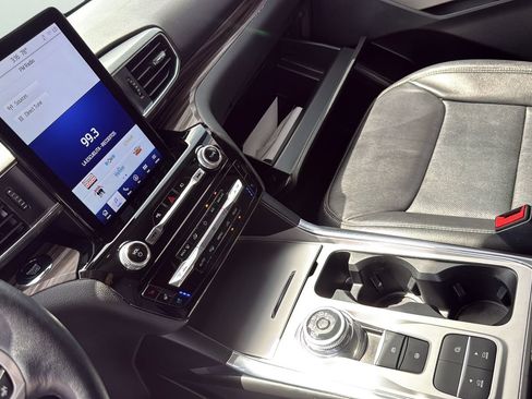 Used 2023 Ford Explorer Limited w/ Limited Technology Package RWD image 20