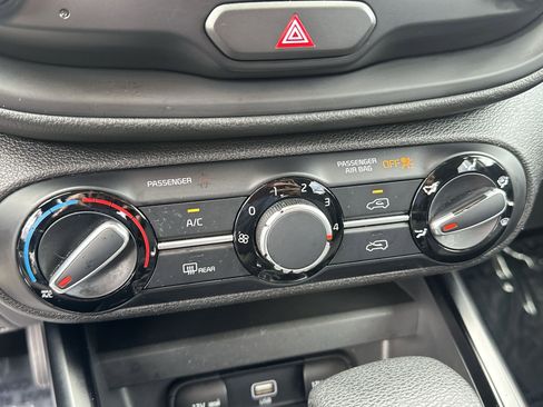 Used 2020 Kia Soul LX image 17