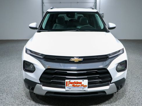 Used 2021 Chevrolet TrailBlazer LT w/ Sun and Liftgate Package FWD image 4