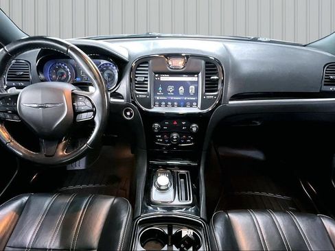 Used 2018 Chrysler 300 S AWD/4WD image 7