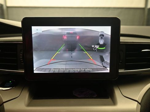 Used 2021 Ford Explorer XLT w/ Equipment Group 202A RWD image 14