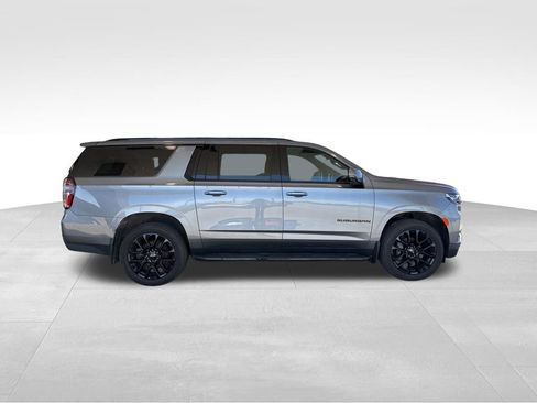 Used 2022 Chevrolet Suburban RST w/ Luxury Package AWD/4WD image 14