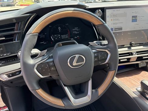Used 2025 Lexus RX 350 AWD w/ Convenience Package image 15