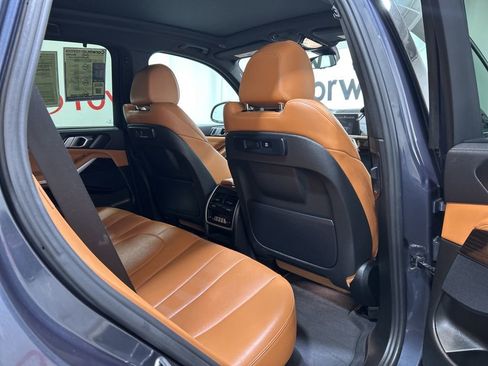 Used 2021 BMW X5 xDrive40i w/ M Sport Package image 15