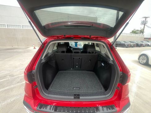 Certified 2024 Volkswagen Taos SE image 6