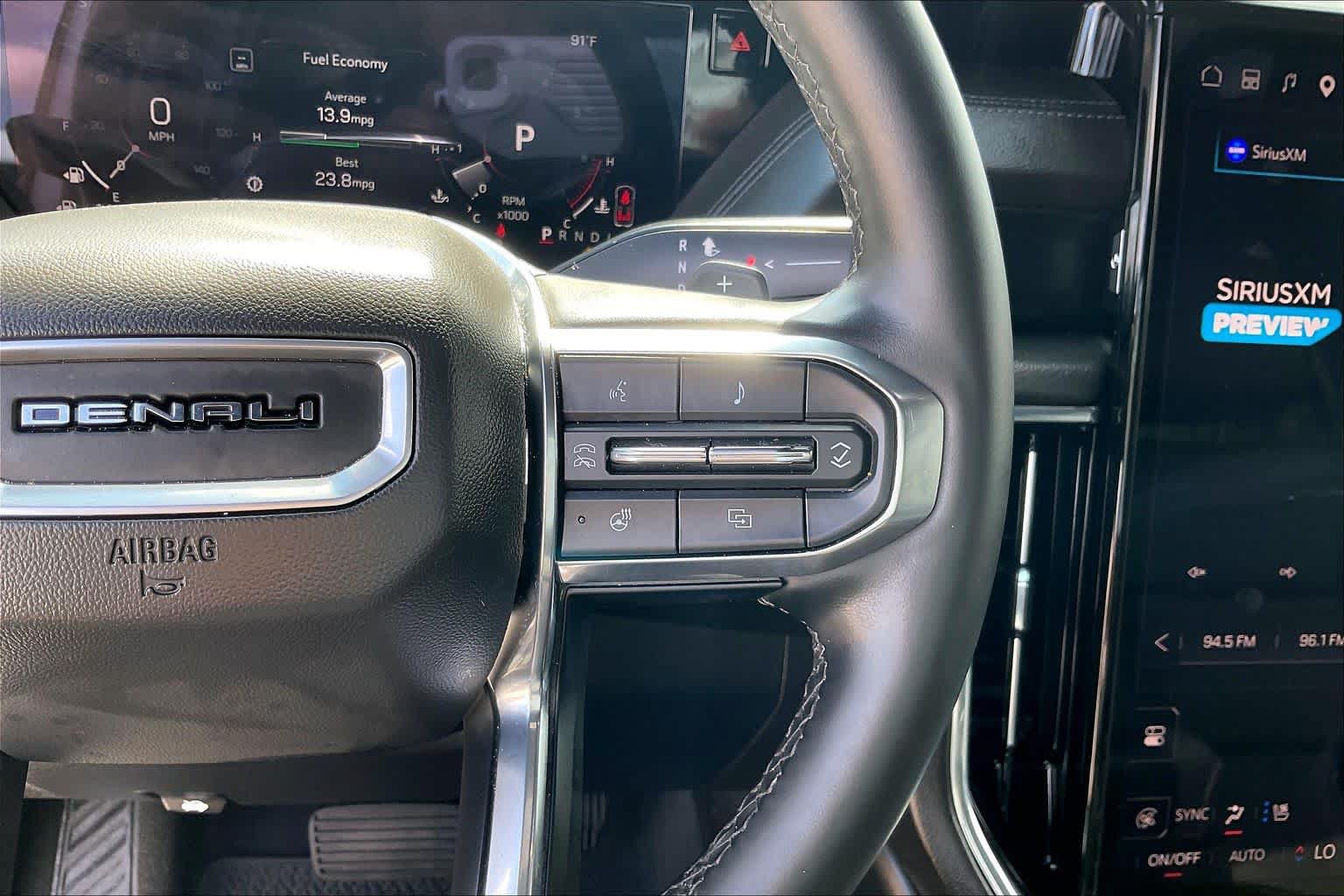 Used 2025 GMC Yukon Denali RWD image 24