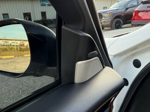 Used 2024 INFINITI Q50 Sensory image 37