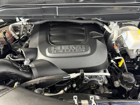 Used 2025 RAM 2500 Big Horn AWD/4WD image 32
