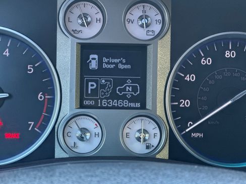 Used 2011 Lexus LX 570 4WD image 20