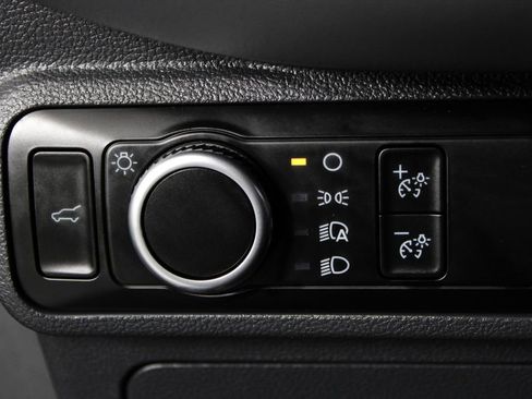 Used 2025 Ford Explorer Active image 21