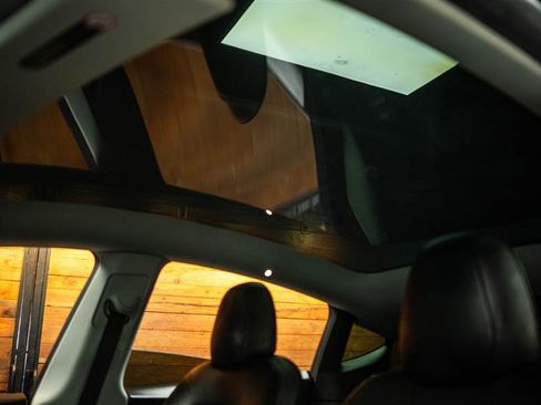 Used 2021 Tesla Model Y Long Range image 21