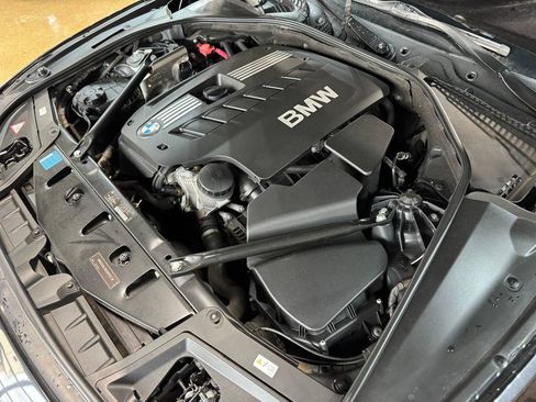 Used 2011 BMW 528i Sedan RWD image 38