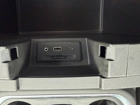 Used 2021 GMC Sierra 1500 AT4 w/ AT4 Preferred Package AWD/4WD image 19