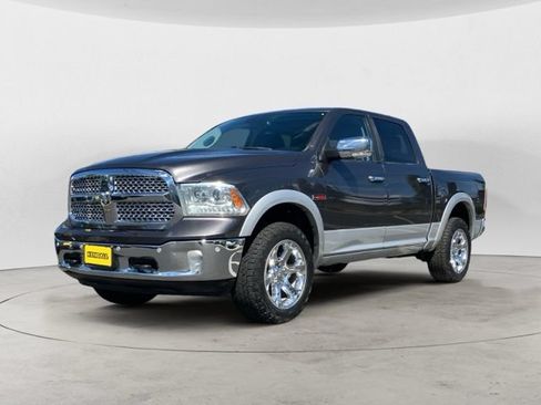 Used 2017 RAM 1500 Laramie w/ Convenience Group AWD/4WD image 8