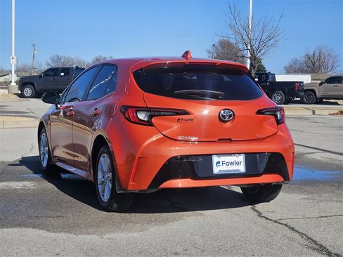 Used 2025 Toyota Corolla SE image 4