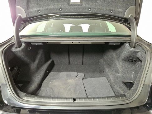 Used 2021 BMW M550i xDrive w/ Dynamic Handling Package image 30